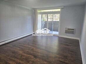 2281 S Vaughn Way in Aurora, CO - Building Photo - Building Photo