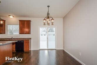 246 Wabash Woods Way in O'Fallon, MO - Foto de edificio - Building Photo