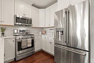 87 Medford St in Medford, MA - Building Photo - Building Photo