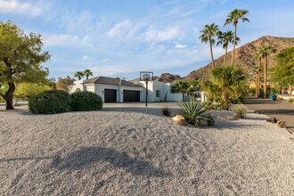 5316 E Royal View Dr S in Phoenix, AZ - Building Photo - Building Photo