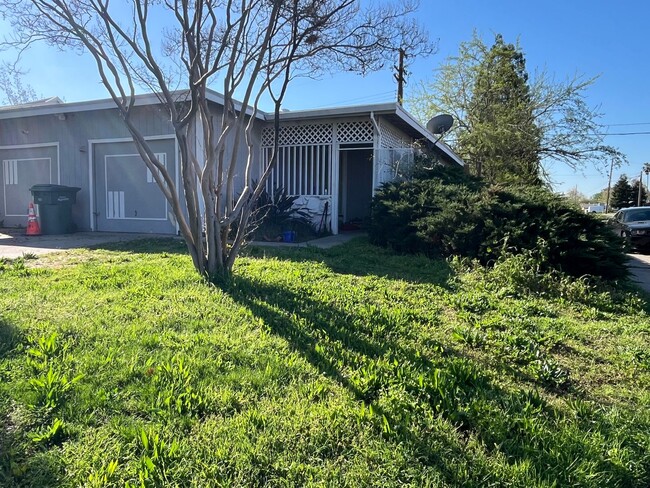 4502-4502 Bomark Way in Sacramento, CA - Building Photo - Building Photo