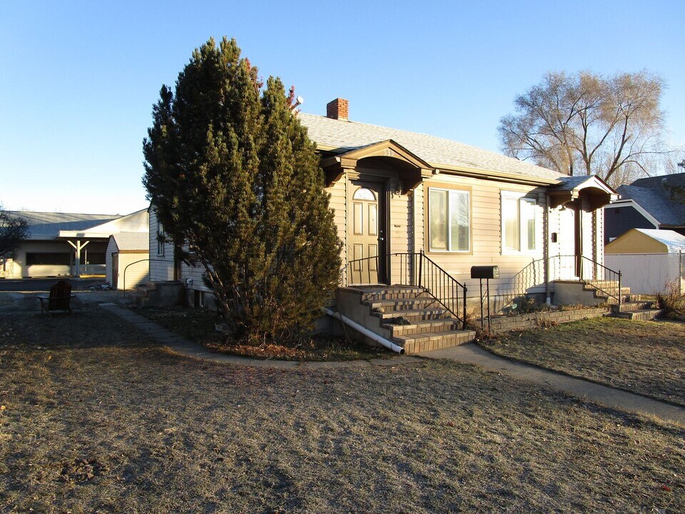 559-563 NE 2nd St in Prineville, OR - Building Photo