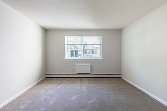 Woodgate Apartments in Enfield, CT - Building Photo - Interior Photo