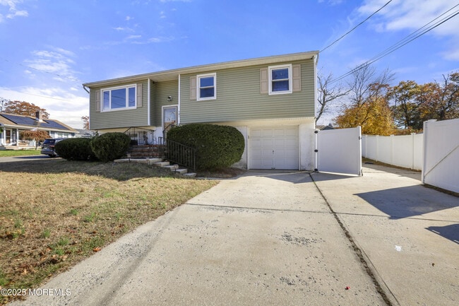 701 Beach Ave in Beachwood, NJ - Building Photo - Building Photo