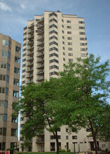 Diamond Tower in Milwaukee, WI - Building Photo - Building Photo