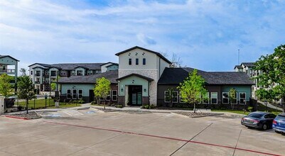 4600 E McKinney St in Denton, TX - Building Photo - Building Photo