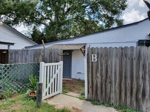 1272 Pecan St in Clute, TX - Building Photo - Building Photo