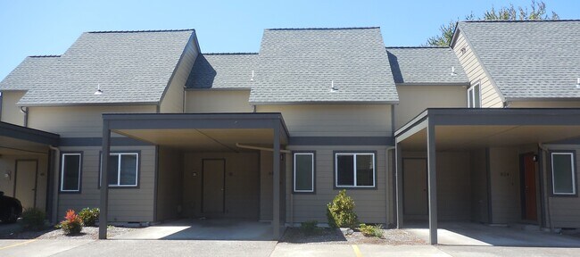 property at 836 SW Maple Tree Dr
