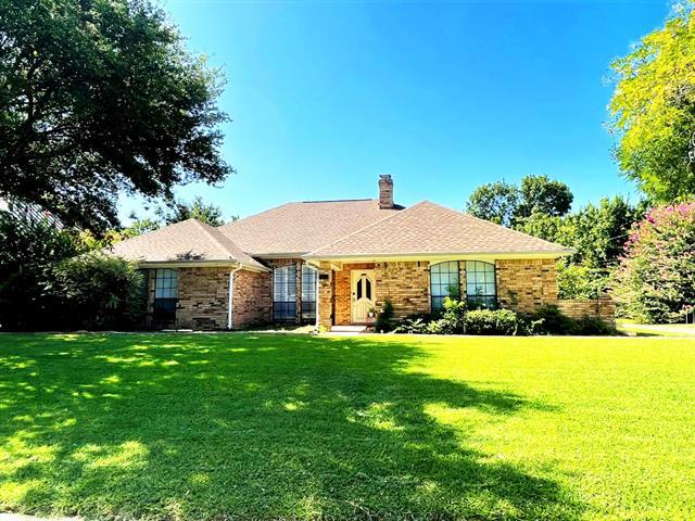 6614 Winding Rose Trail in Dallas, TX - Building Photo