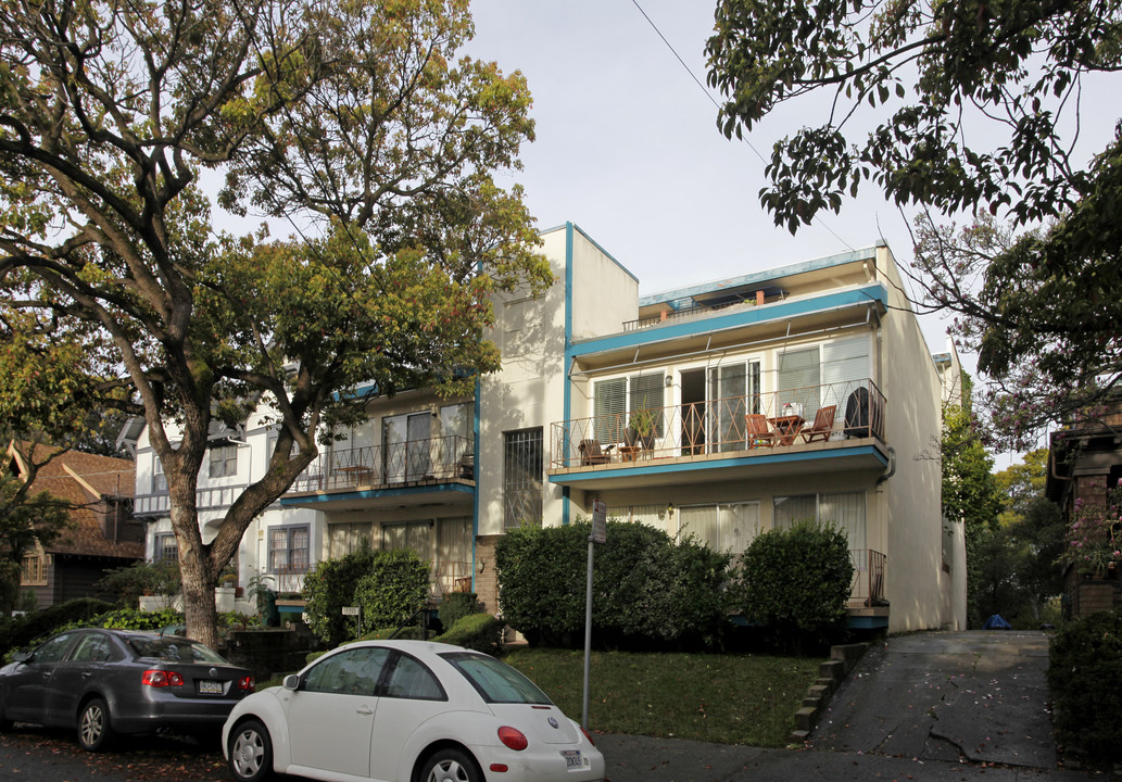 3317 Kempton Ave in Oakland, CA - Building Photo