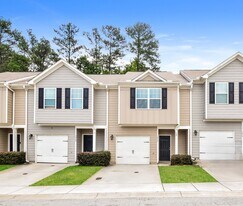 1212 Highwood Ln in East Point, GA - Building Photo