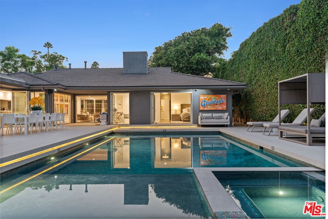602 Whittier Dr in Beverly Hills, CA - Foto de edificio