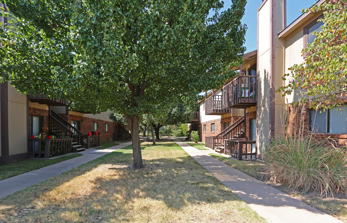 Stoneybrook Apartments in Wichita, KS - Building Photo