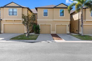 5167 Bay Isle Cir in Clearwater, FL - Building Photo