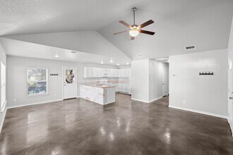 1050 Lavaca in Canyon Lake, TX - Building Photo - Building Photo