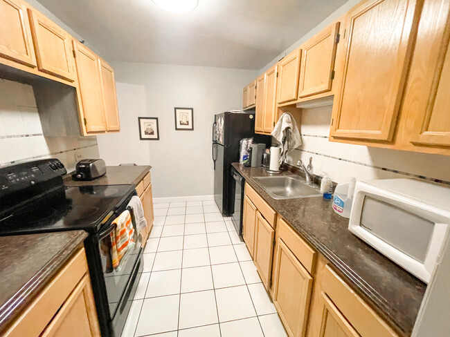 200 N Dearborn St, Unit 907 in Chicago, IL - Building Photo - Building Photo