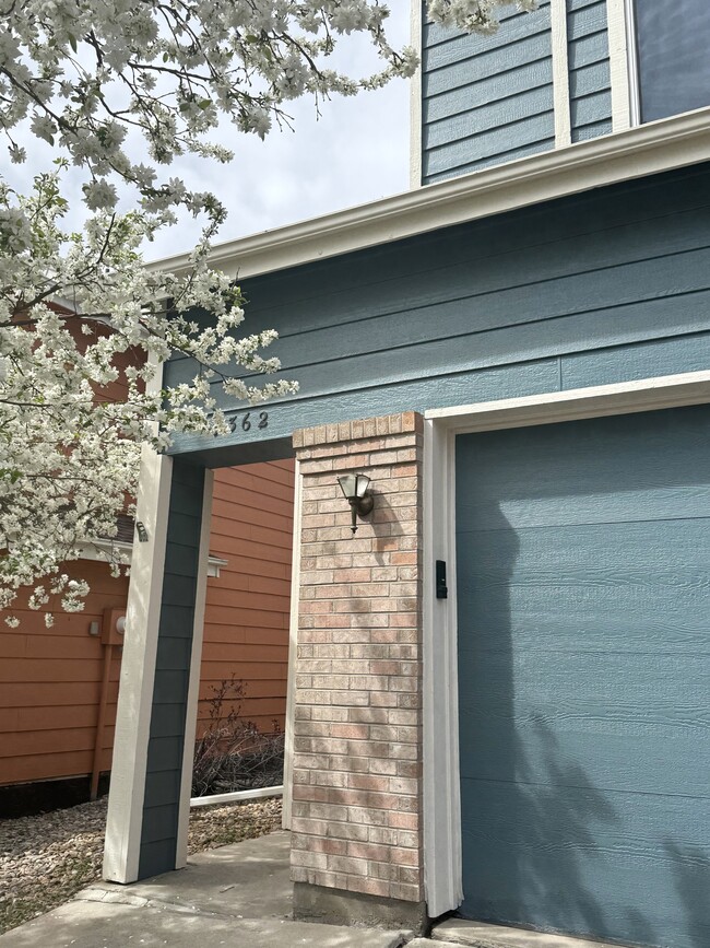 9362 W Coal Mine Ave in Littleton, CO - Building Photo - Building Photo