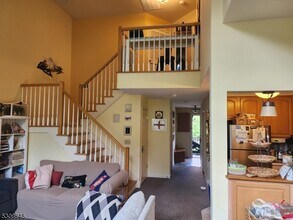 8-13 Maple Cres in Vernon, NJ - Building Photo - Building Photo