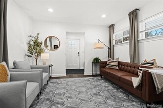 2566 Harrington Rd in Rochester Hills, MI - Building Photo - Building Photo