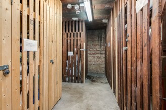 656 W Oakdale Ave in Chicago, IL - Building Photo - Building Photo