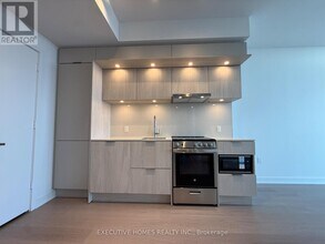 448 Burnhamthorpe Rd W in Mississauga, ON - Building Photo - Building Photo