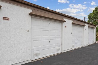 858 S Rancho Santa Fe Rd, Unit C in San Marcos, CA - Foto de edificio - Building Photo