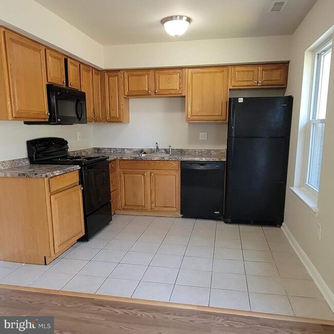 5801 Folgate Ct in Capitol Heights, MD - Building Photo - Building Photo