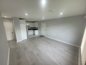 3848 25th Ave, Unit 5 in Schiller Park, IL - Building Photo - Building Photo