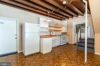 18 E Gorgas Ln in Philadelphia, PA - Building Photo - Building Photo
