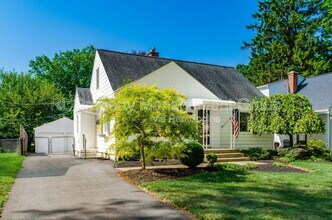 459 Blenheim Rd in Columbus, OH - Building Photo - Building Photo