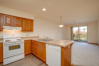 Prairie Villa Senior Apartments in Pleasant Prairie, WI - Foto de edificio - Interior Photo