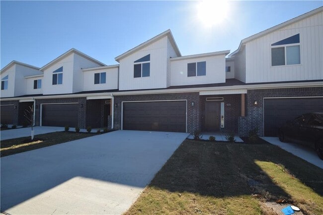 property at 1831 Lapis Ave