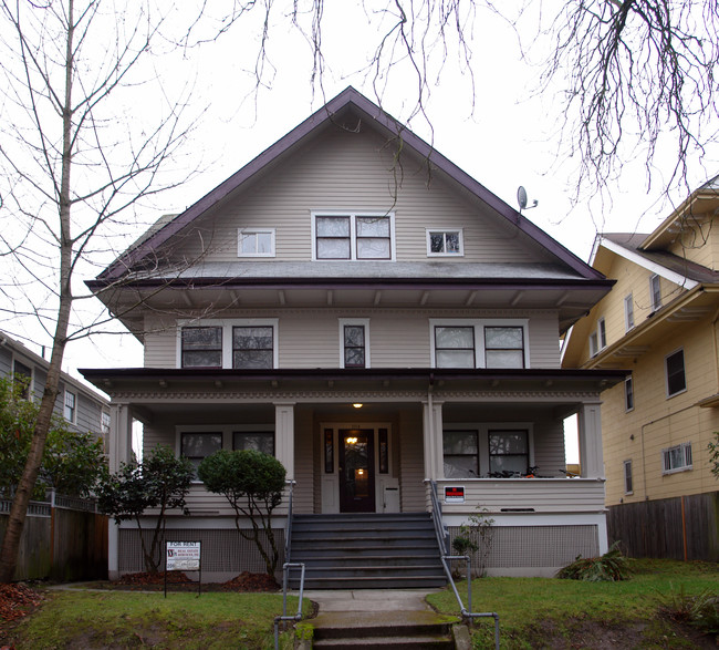 The Summit House in Seattle, WA - Foto de edificio - Building Photo