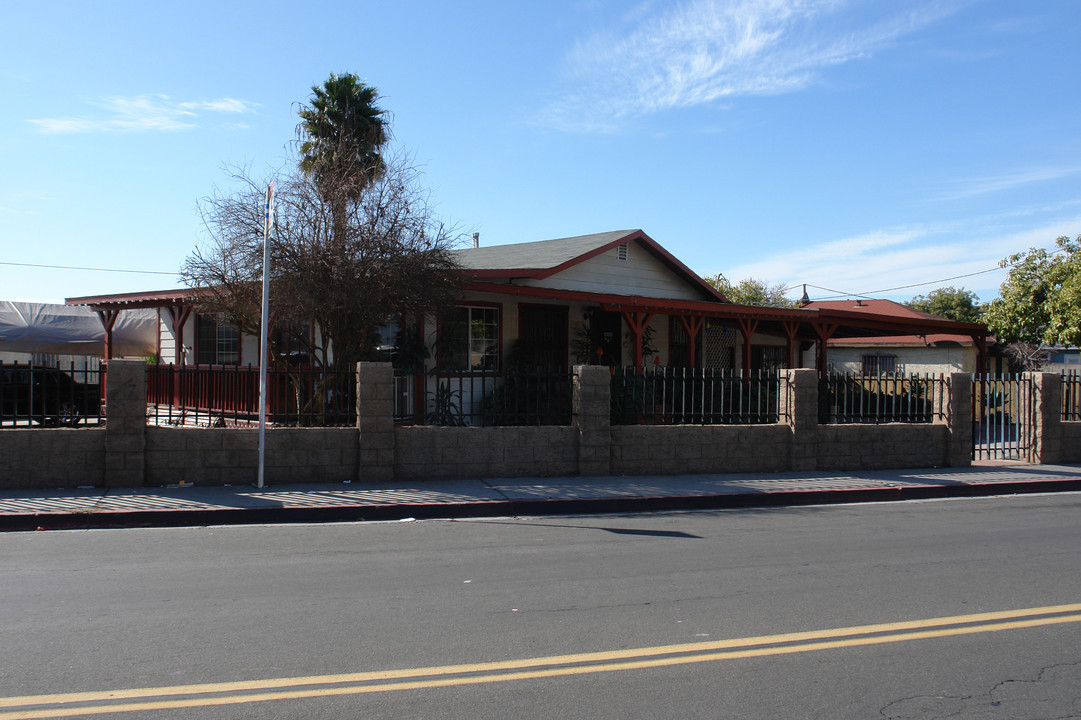 210 S Vista Ave in San Ysidro, CA - Building Photo