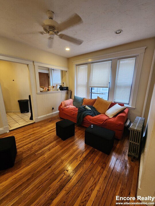 200 Kelton St, Unit 3 in Boston, MA - Foto de edificio