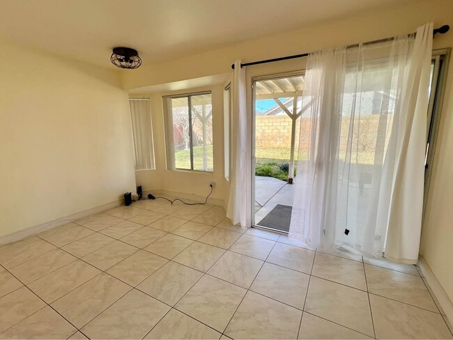 37727 Harvey St in Palmdale, CA - Building Photo - Building Photo