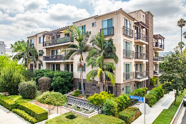 4354 Teesdale Ave in Studio City, CA - Building Photo - Building Photo