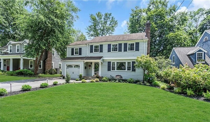 20 Oak Hills Rd in Edison, NJ - Building Photo