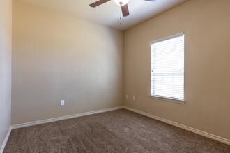 Stonebridge at Kelsey Park in Lubbock, TX - Building Photo - Interior Photo