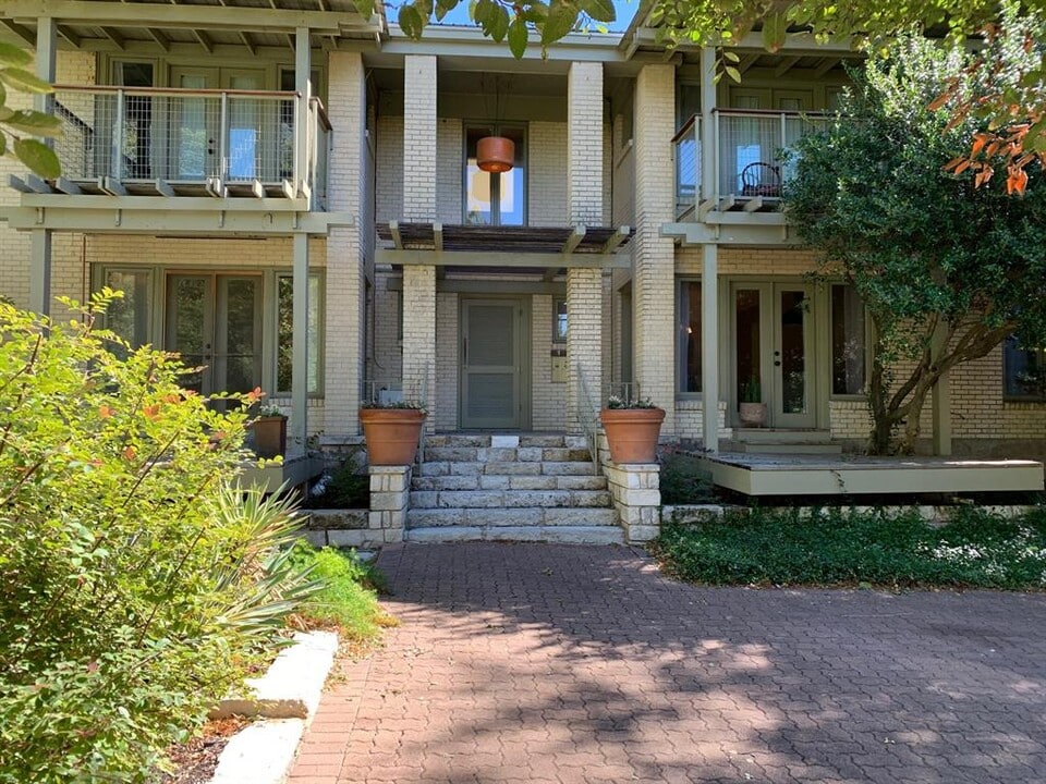 1605 Pease Rd in Austin, TX - Building Photo