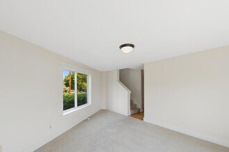 1226 N 48th St in Seattle, WA - Building Photo - Building Photo