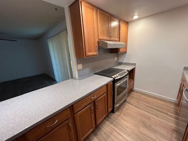 1285 43rd Ave in Sacramento, CA - Building Photo - Building Photo