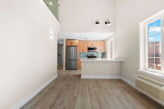 212 70th St, Unit 403 in Guttenberg, NJ - Building Photo - Building Photo