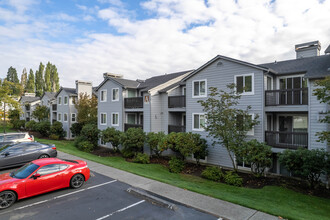 Coventry Place Apartments in Kenmore, WA - Building Photo - Building Photo