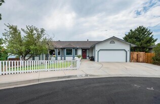932 University Ridge Ct in Reno, NV - Building Photo