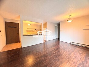 1831 Fuller Rd in West Des Moines, IA - Foto de edificio - Building Photo