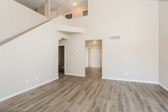 6101 Bardstown Dr in Las Vegas, NV - Building Photo - Building Photo