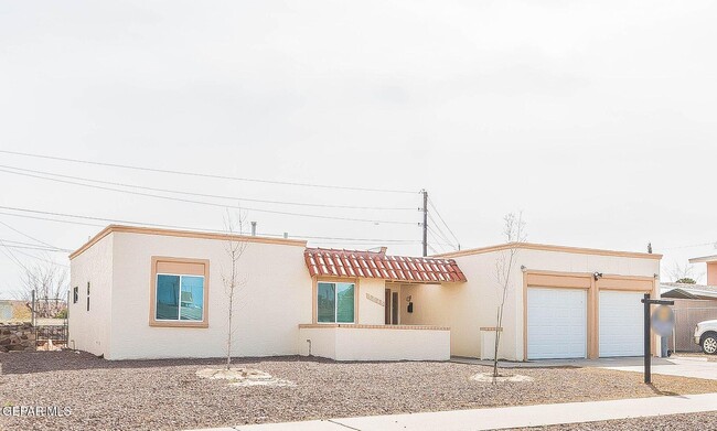 3048 Yarwood Dr in El Paso, TX - Building Photo - Building Photo