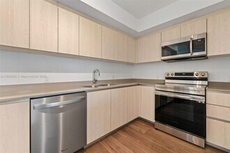1500 Bay Rd, Unit M-1226 in Miami Beach, FL - Building Photo - Building Photo