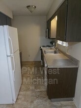 4258 Bond St in Holt, MI - Building Photo - Building Photo